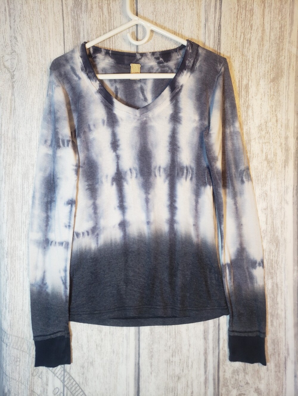 Vtg Y2k BKE Tie-Dye V-Neck Long Sleeve Thermal T Shirt Top Long Women's Large
